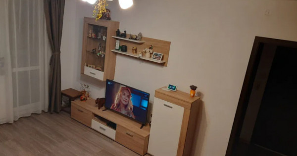 Apartament 2 camere, semidecomandat - zona Astra
