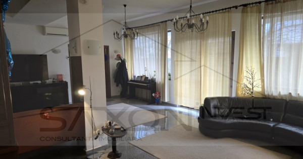 Casa - Vila Damaroaia 9 camere 300mp