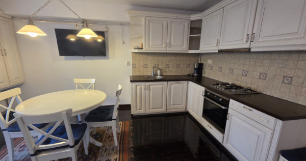 Apartament 3 camere zona Centru Istoric