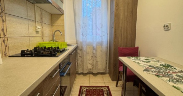 Apartament 3 camere Craiovita Noua