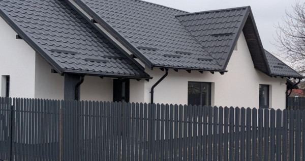 Casa Lilieci 3 dormitoare 2 băi, terasa + beci, canalizare