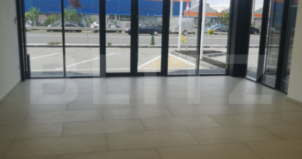 Spatiu comercial, 122 mp, zona FORD