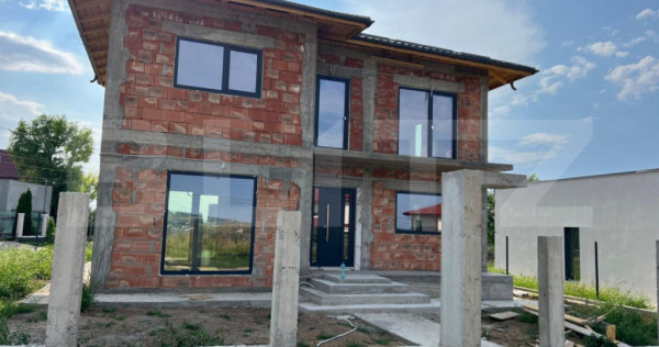 Vila 4 camere, 147 mp, zona Hlincea