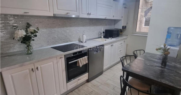 Apartament 3 cam et 2 decomandat renovat zona Colfescu