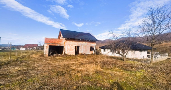 Casă P+M la roșu de v&acirc;nzare &ndash; Tăuții-Măgherăuș