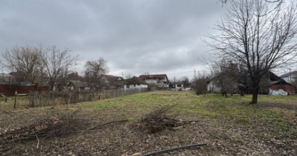 Teren 15 ari Păltinișului &ndash; zonă de case, dublu front s