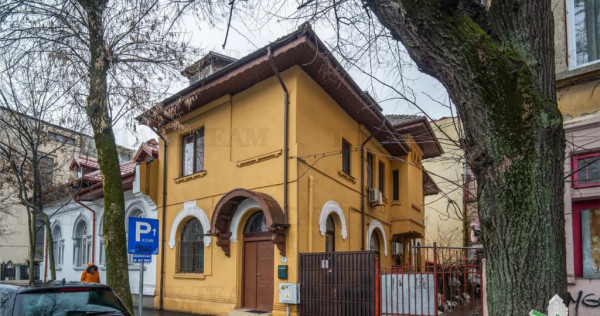 Vila de - Zona Victoriei | Pretabil birouri, clinica sau r