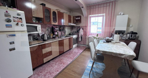 Apartament 2 camere, 54 mp, zona 9 Mai - Liceul Spiru