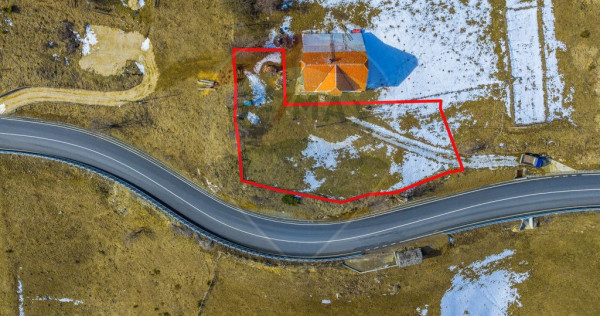 Teren intravilan CU PRIVELISTE DE POVESTE- Fundata- Romania