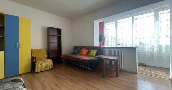 Garsoniera in bloc de apartamente, etaj 2/4, mobilata, zona Judetean!