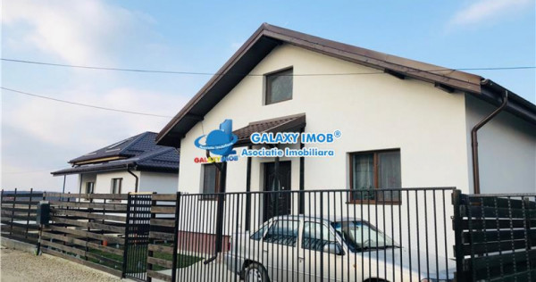 Vila individuala la cheie 4 camere Sabareni - Central