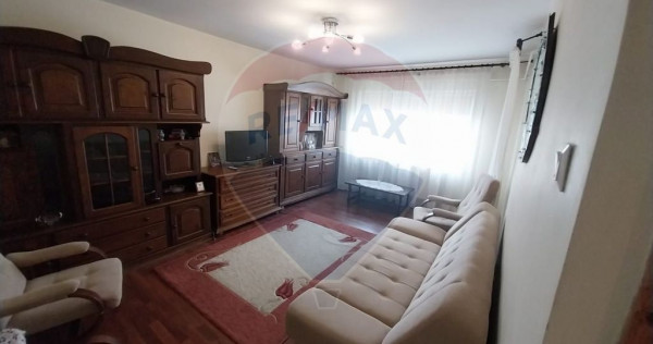 Apartament cu 3 camere decomandate &icirc;n Lapus-Decebal