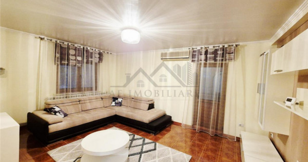 Apartament cu 4 camere decomandat cu parcare