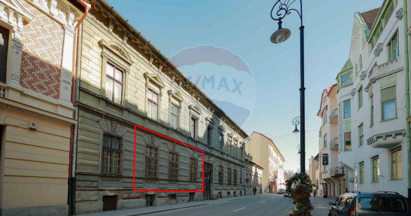 Apartament cu 3 camere de v&acirc;nzare, ultracentral