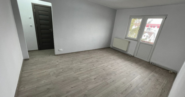 Apartament 2 camere semidecomandat,renovat, Hipodrom III