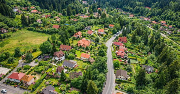 FILM! 900mp intravilan, aprobat CU, in frumoasa statiune Bai