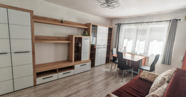 Apartament 3 camere, situat in zona Inel I