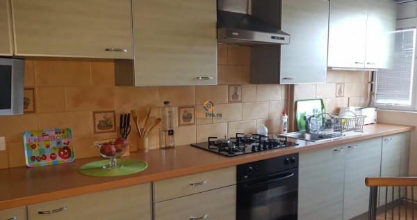 Central cu 3 camere Decomandat Punctele Cardinale