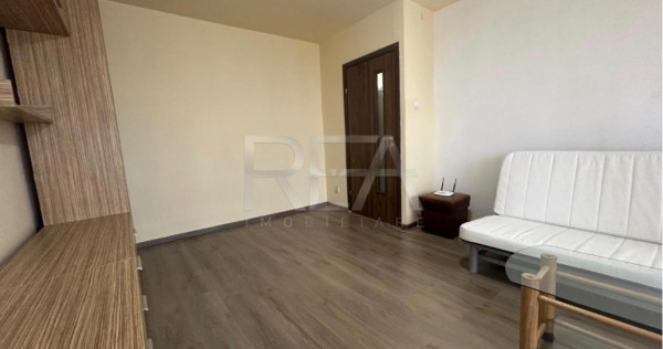 Garsonieră decomandata Tei, et. 8, an 1987, 39 mp