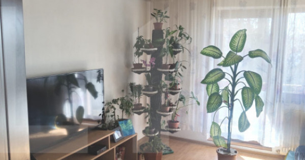 Apartament 4 camere, 92 mp, zona Miorita