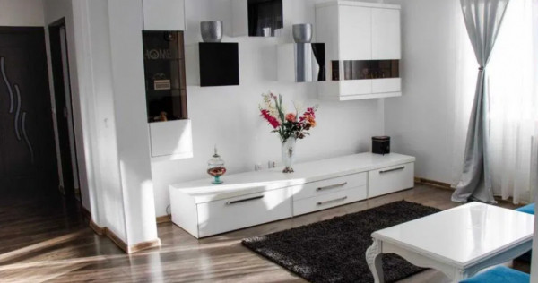 Apartament 2 camere, decomandat - zona Tractorul