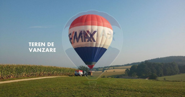 Teren in Sanleani, langa drumul principal