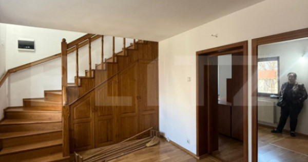 Casa spatioasa, S+P+1, 250mp, Str Ana Ipătescu