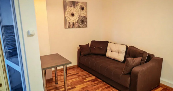 Garsoniera decomandata - zona Astra