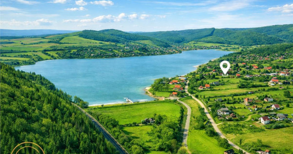 FILM!Teren intravilan,remarcabil areal,lacul Padureni,Moacsa