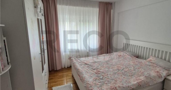 RECO Apartament 4 camere, decomandat, Bloc cu lift, Etajul 2