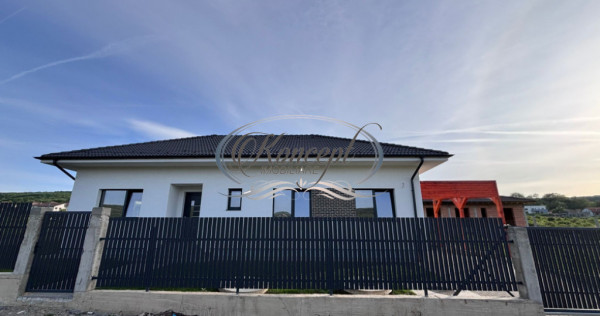 Casa eficienta energetic, noua, cu pod mansardabil generos