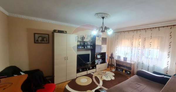 Apartament cu 2 camere de v&acirc;nzare pe strada Pictor Grigo...