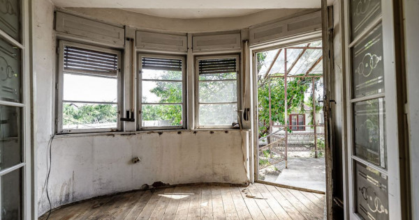 De v&acirc;nzare teren+casă: 716 mp teren | P&acirc;rneava | Str. ...