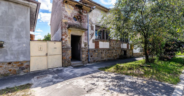 P&acirc;rneava | 716 mp teren + 2 corpuri de casă