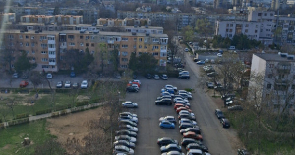 Apartament 2 camere de v&acirc;nzare &ndash; decomandat, 52 mp &ndash; zo