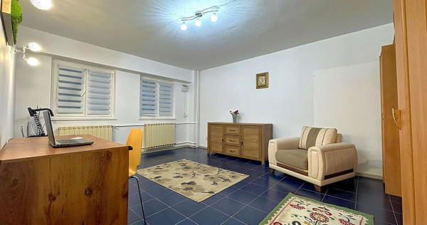 Sector 3 Calea Calarasilor Hyperion garsoniera Decomandat...