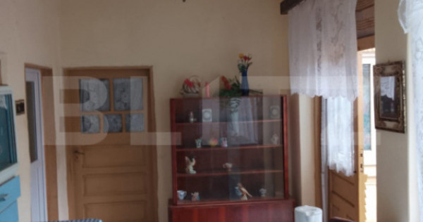 Casa batraneasca 101 mp, teren 6.940 mp in comuna Celaru