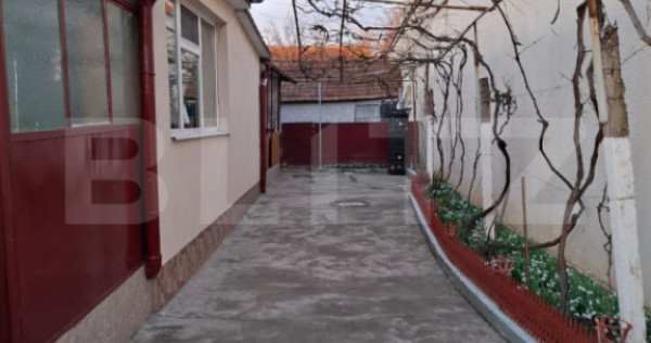 Vand casa in Oradea, intr-o zona linistita, aproape de parc