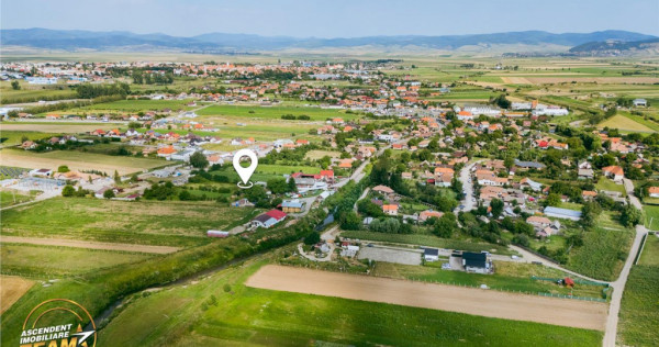 FILM! 2.200 mp, teren intravilan de in Targu-Secuiesc, Ruse