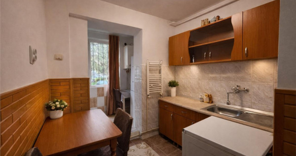 Decomandat, ergonomic, insorit, mobilat, utilat, balcon, Mur