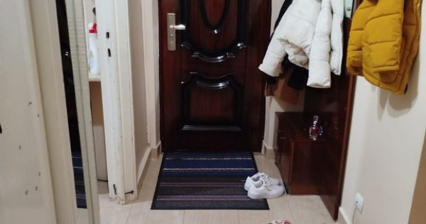 Apartament 3 camere de v&acirc;nzare &ndash; Piața Centrală, etaj 3