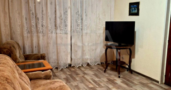 2 camere, etaj 3 - piața aproape