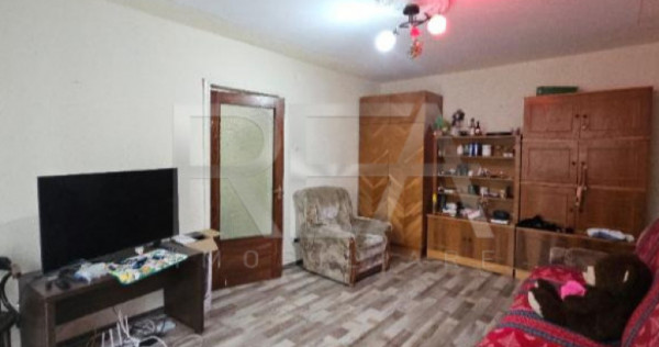 2 camere, etaj 3 - piața aproape