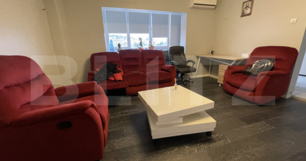 Apartament cu 3 camere, zona centrala