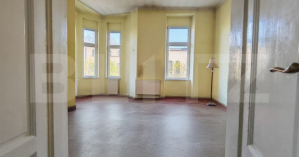 Cladire istorica, 175mp-5 camere, etaj 1, terasa si balcon,