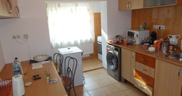 Inchiriez apartament cu 2 camere decomandat in Deva, M. Averescu, et 1