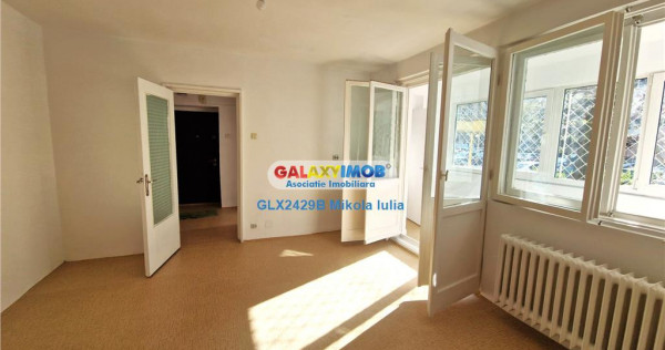 Apartament 3 camere decomadat 2 min Metrou Lujerului