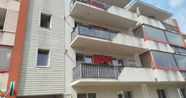Garsoniera, tip studio - zona Sanpetru etajul 1.