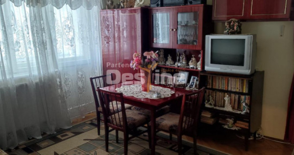 APARTAMENT CU 2 CAMERE SEMIDECOMANDAT ZONA FOARTE BUNA