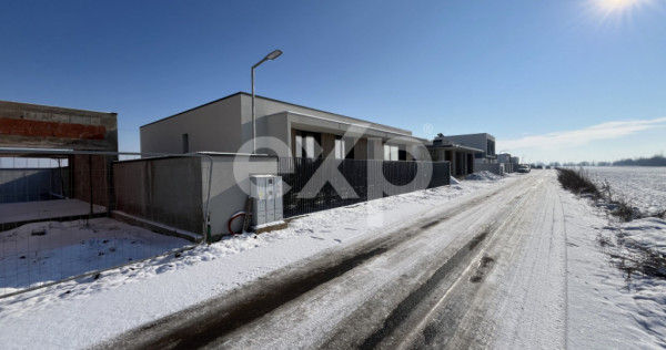 De vanzare casa parter moderna panouri pompa de caldura gara